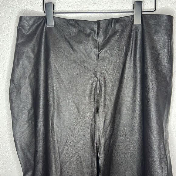 NWT Naked Wardrobe Black Faux Leather Midi Skirt 2X Front Slit - Picture 4 of 15